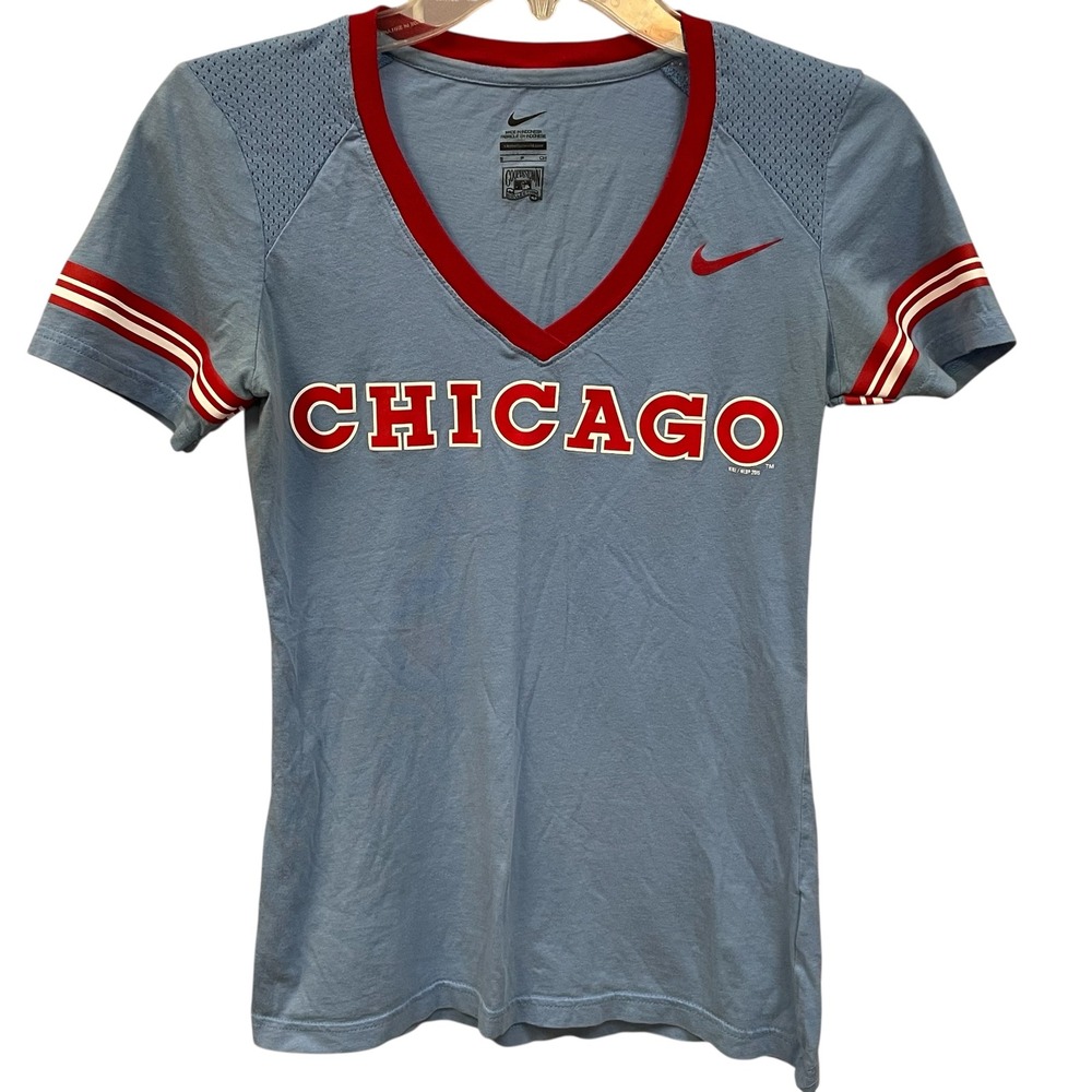 Nike Chicago Cooperstown MLB Baseball T-Shirt Womens Small Red Blueโ